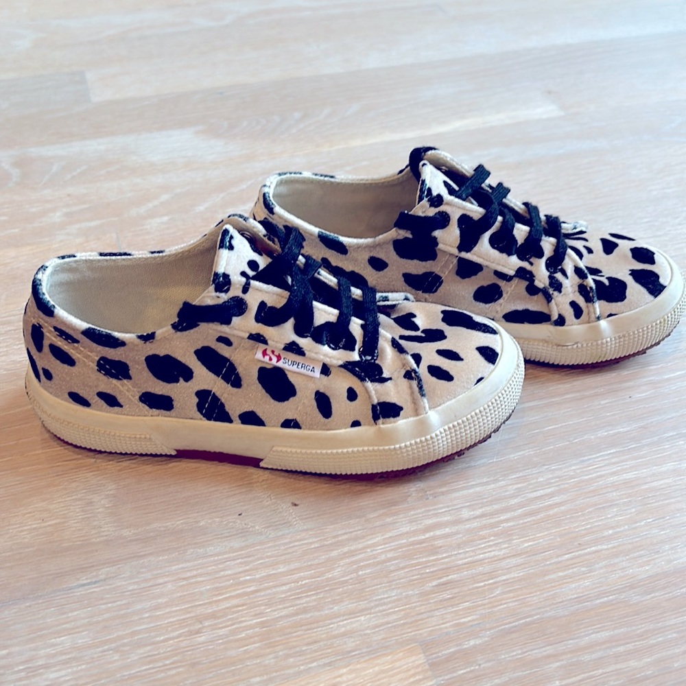 Superga little girls sneaker